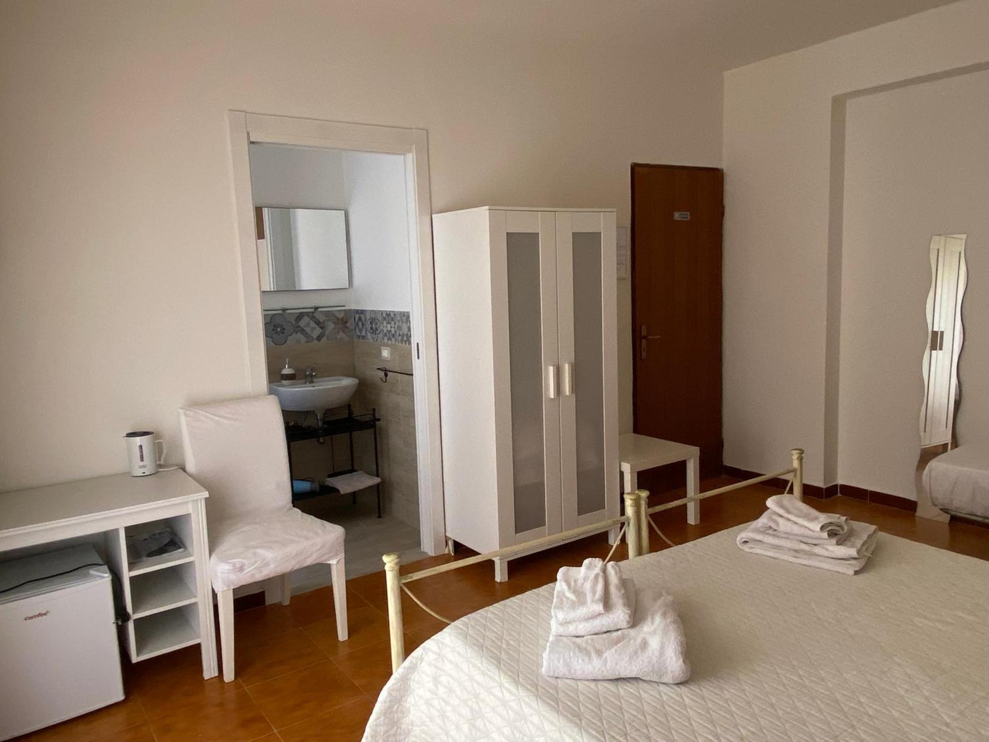 Dragonfly Rooms New Trapani Bagian luar foto